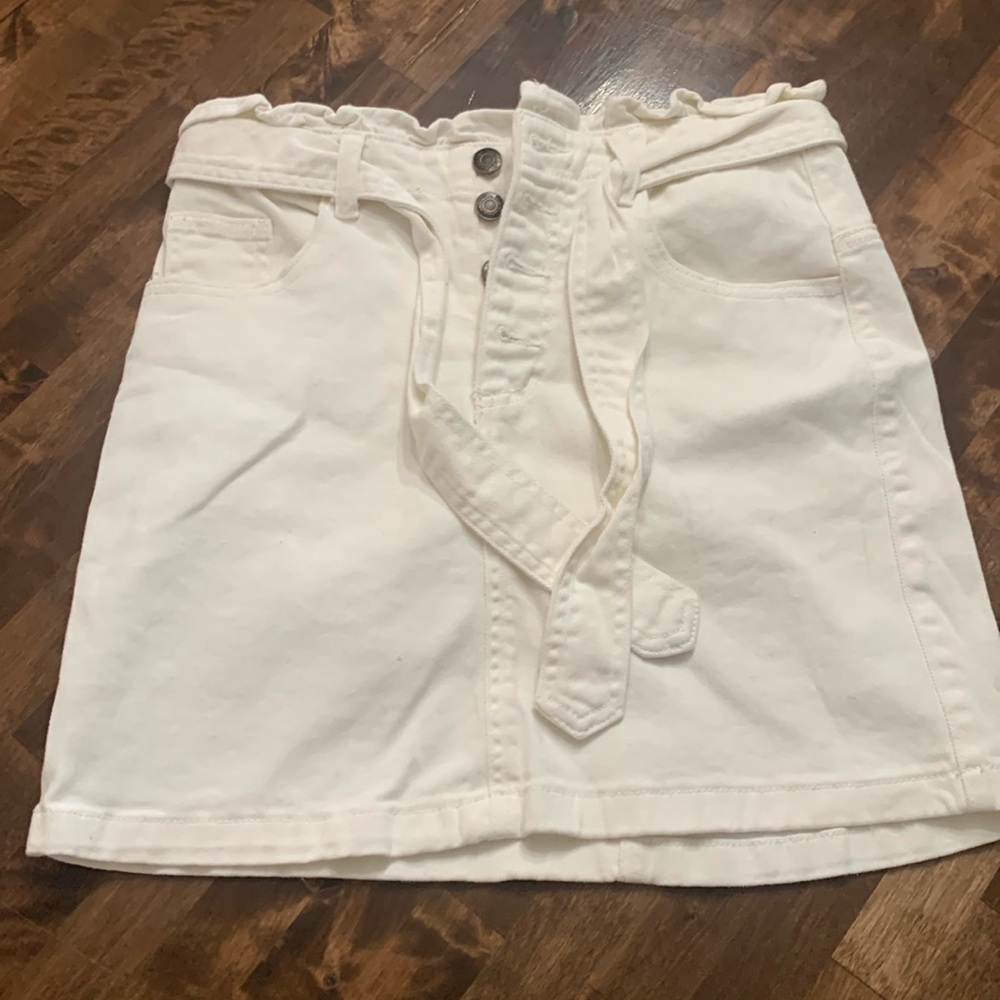 White mini skirt - button fly tie waste - Sadie and Sage